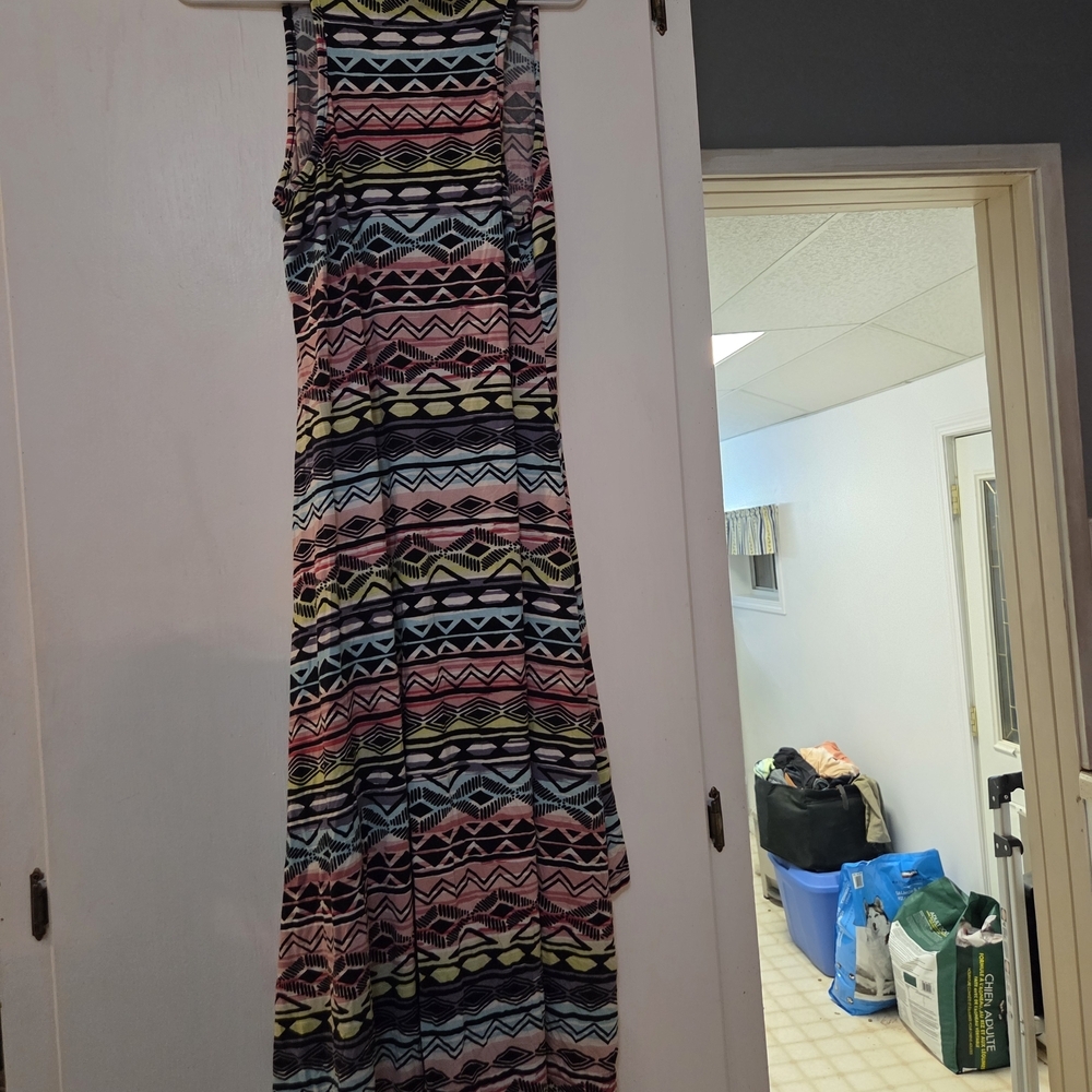 Vibrant Patterned High Low Dress - Picture 5 of 6